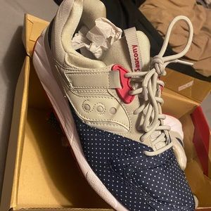 Saucony Shoes - Size 12 Saucony, worn a few times but still clean. Saucony Shoes - Size 12 Saucony, worn a few times but still clean.